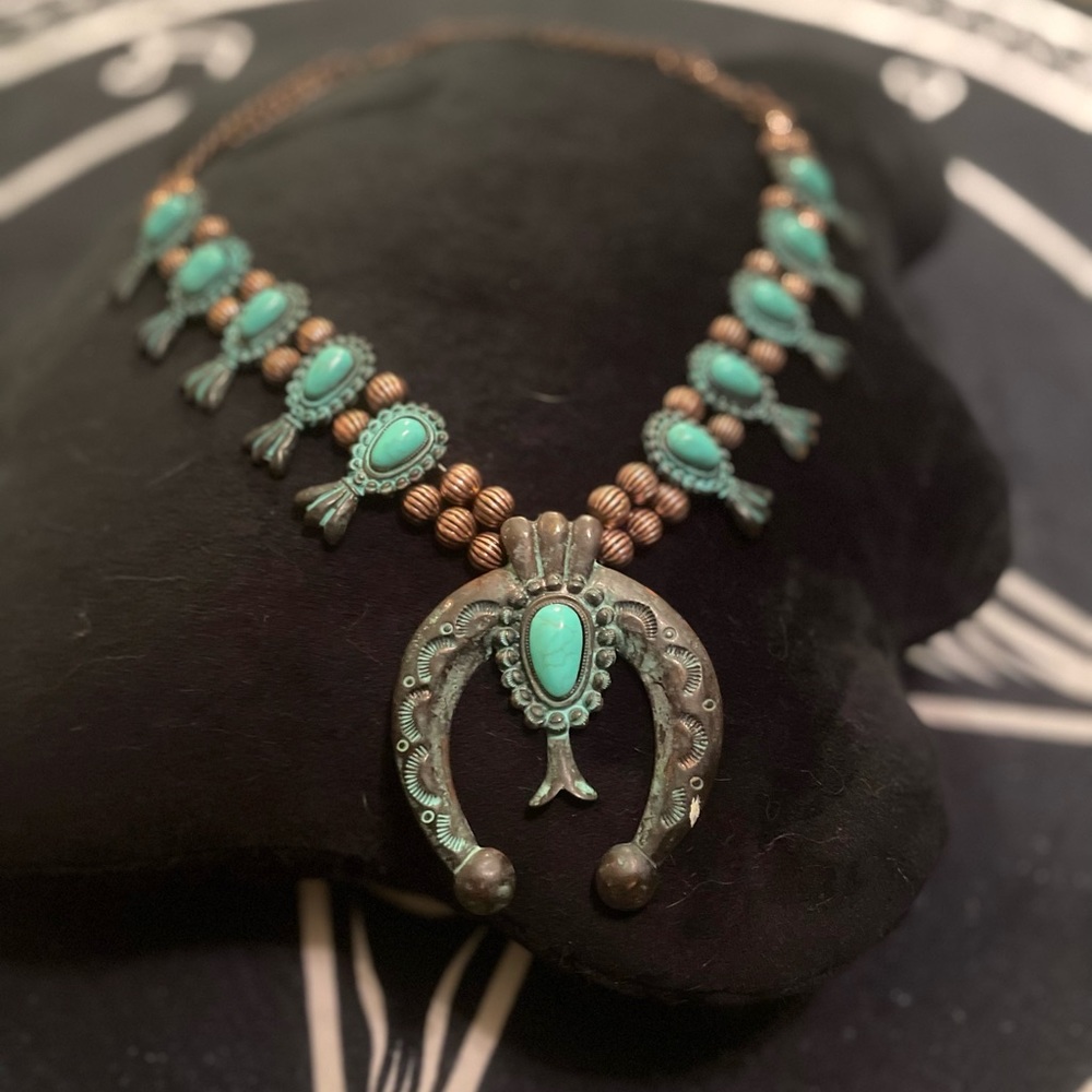 Faux Turquoise Western Chic Necklace